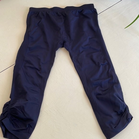 GAP Pants - Gap Fit Motion Blue Capri Ruched Calf Athletic Leggings